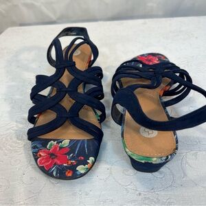 CP Sandals Navy Blue Strappy Elastic Back For Easy Slip On 7.5 M